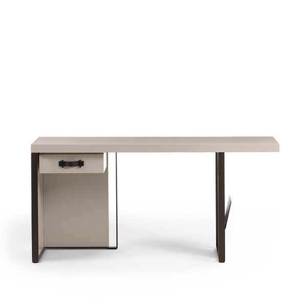 Kobe Desk
