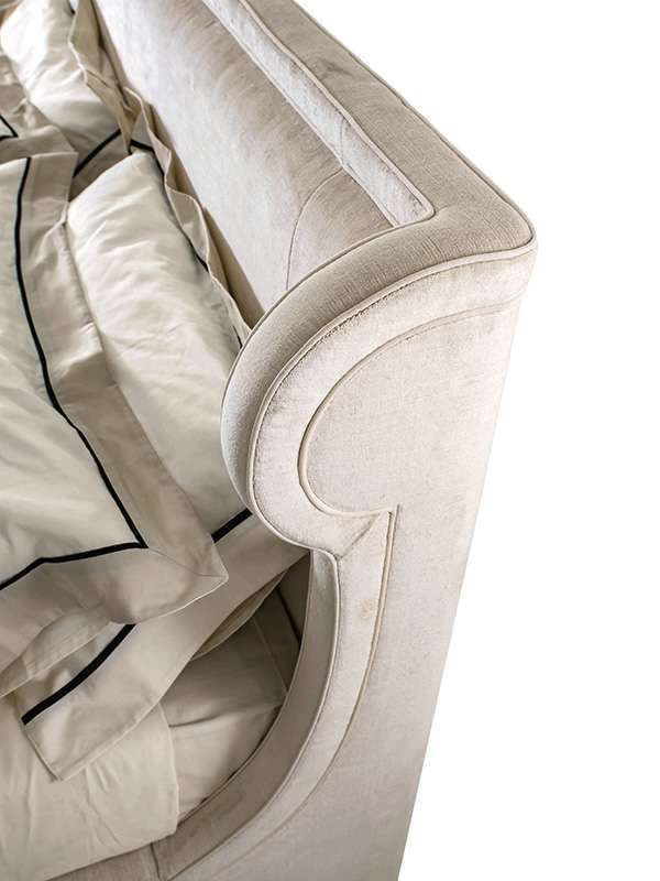 Ladone Bed
