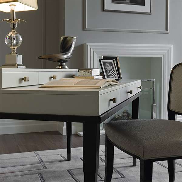 Lumiere Desk