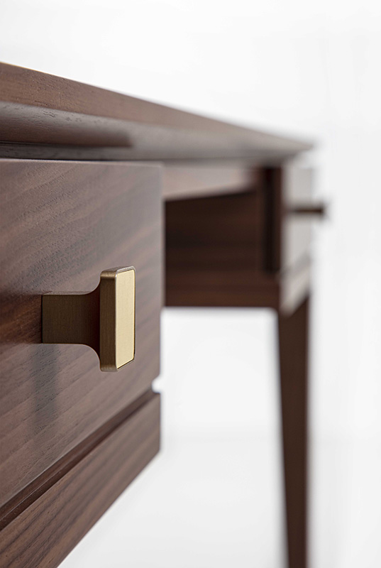 Nara Desk