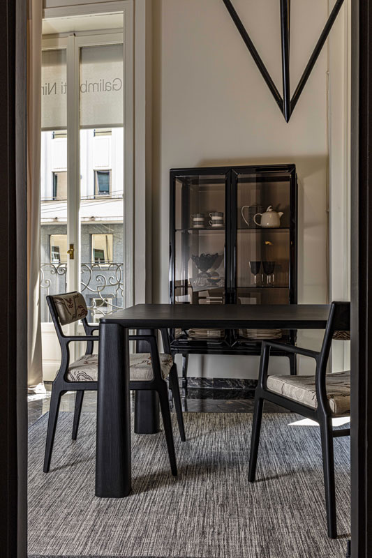 Roza Chair