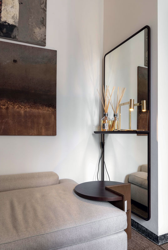 Spilla Mirror
