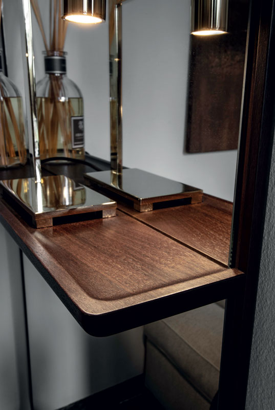 Spilla Mirror