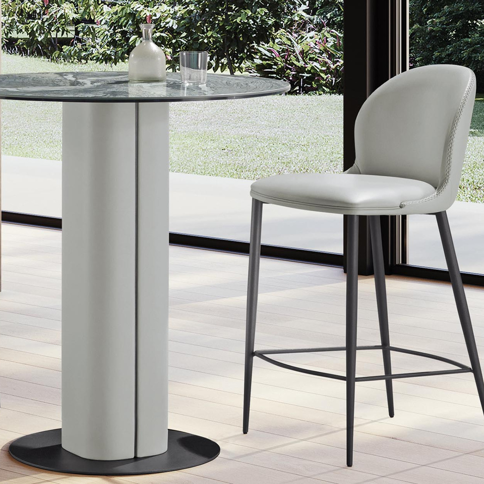 Medea Stools