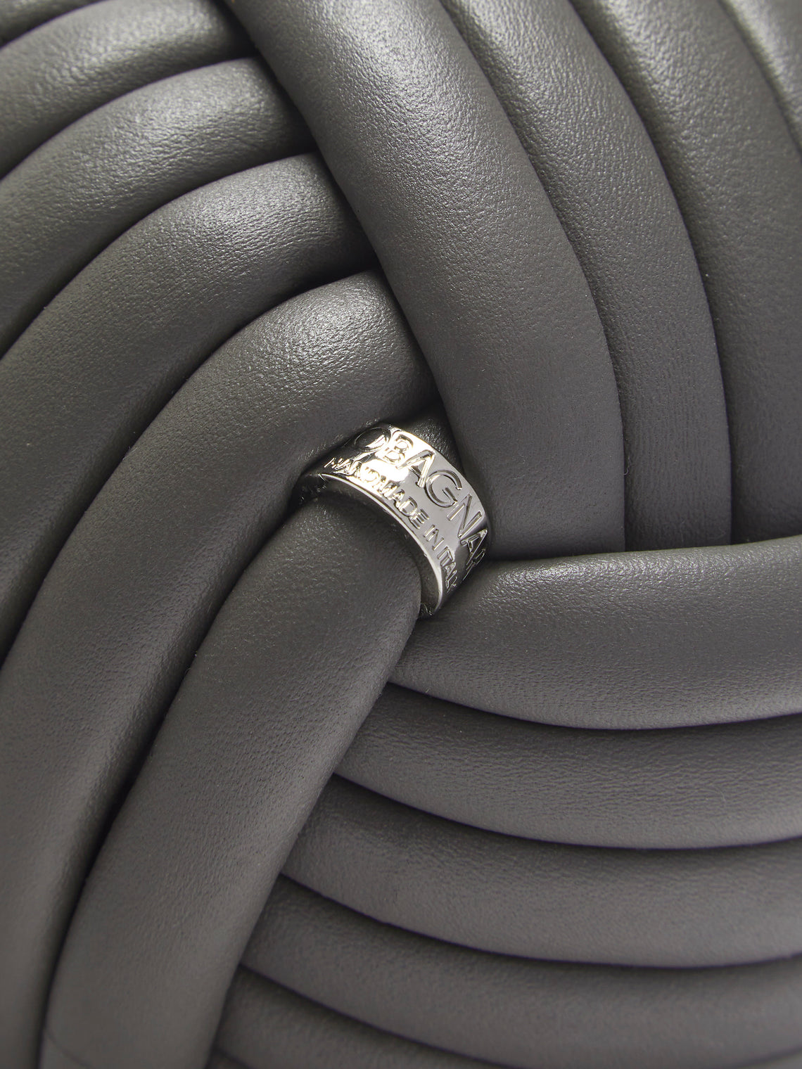 Nodo Leather Doorstop