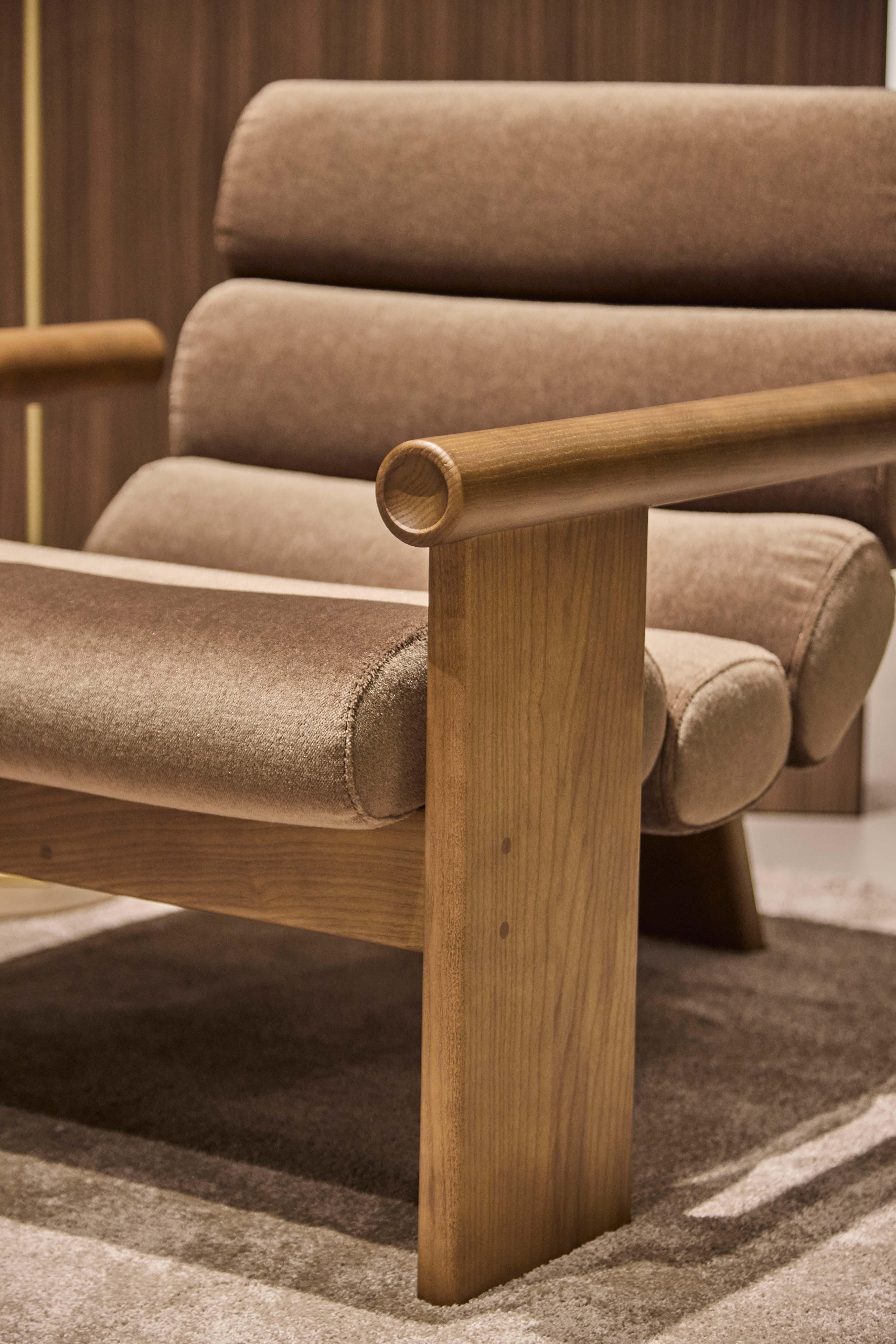 Lara Armchair