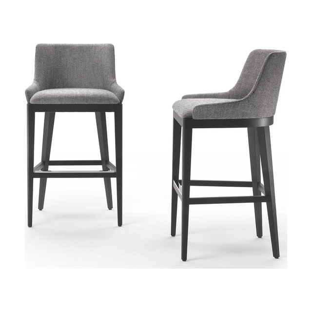 Nicole Stool