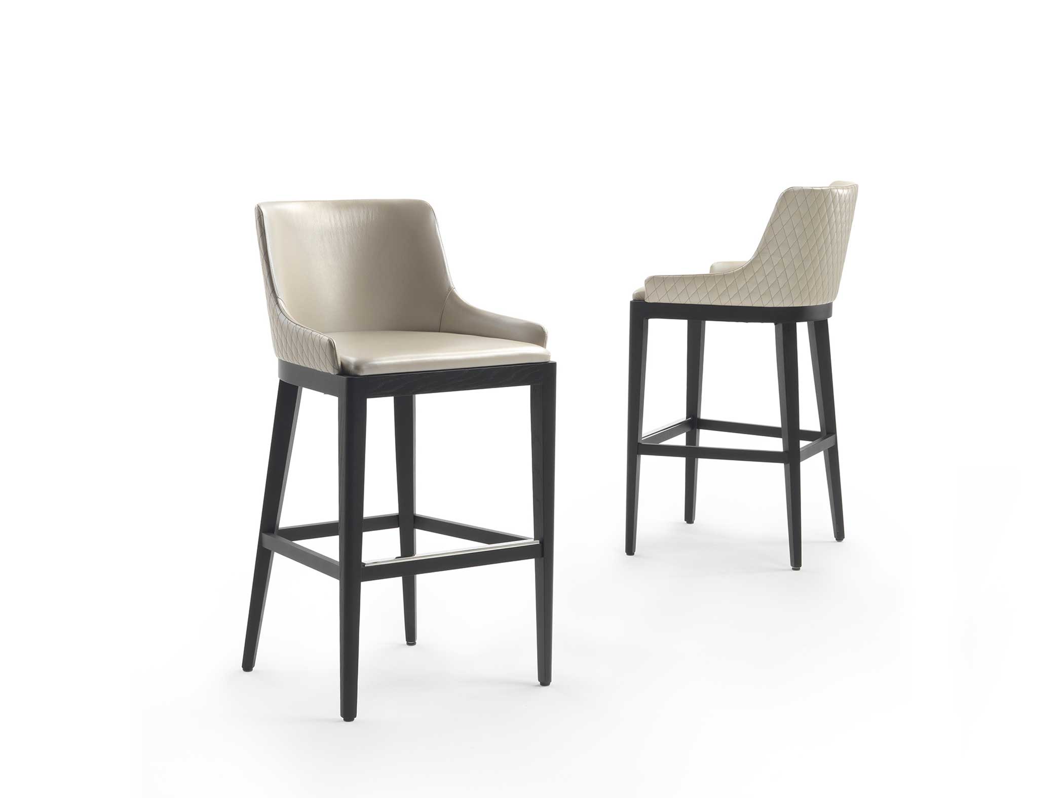 Nicole Stool