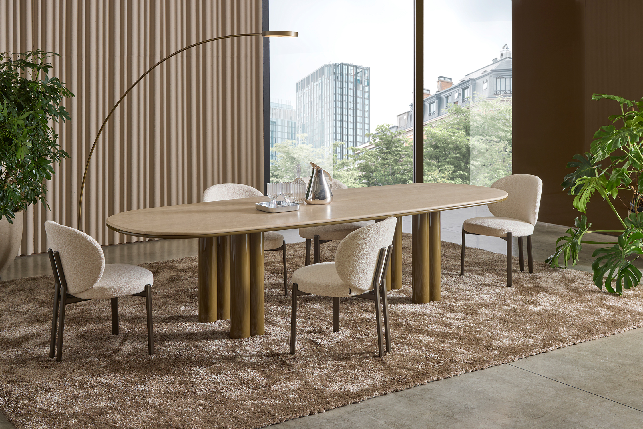 Simmy Dining Lacquered