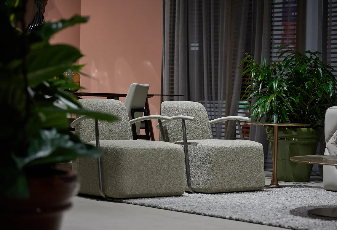 HUG Armchair Stay