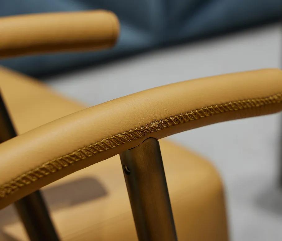 HUG Armchair Stay