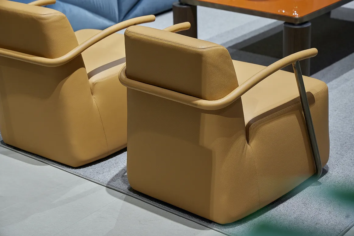 HUG Armchair Stay