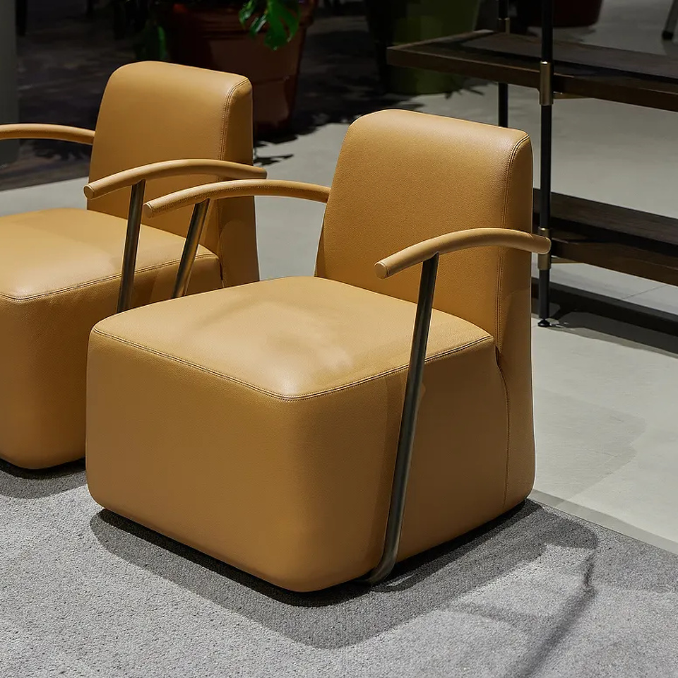 HUG Armchair Stay