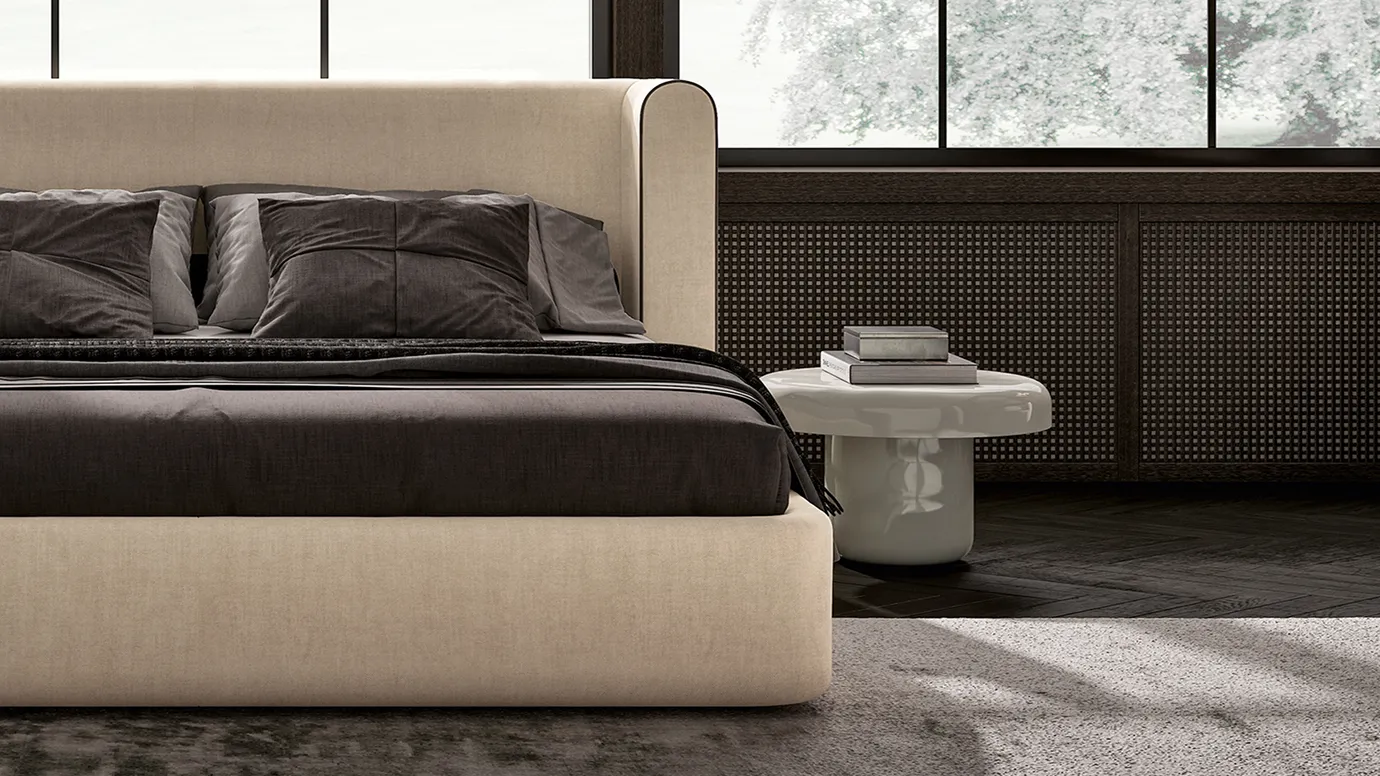 Luckybay sidetable Dwell