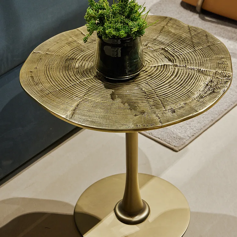 Oak side table Stay