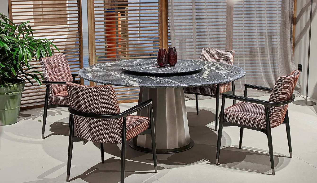 Round table Stay