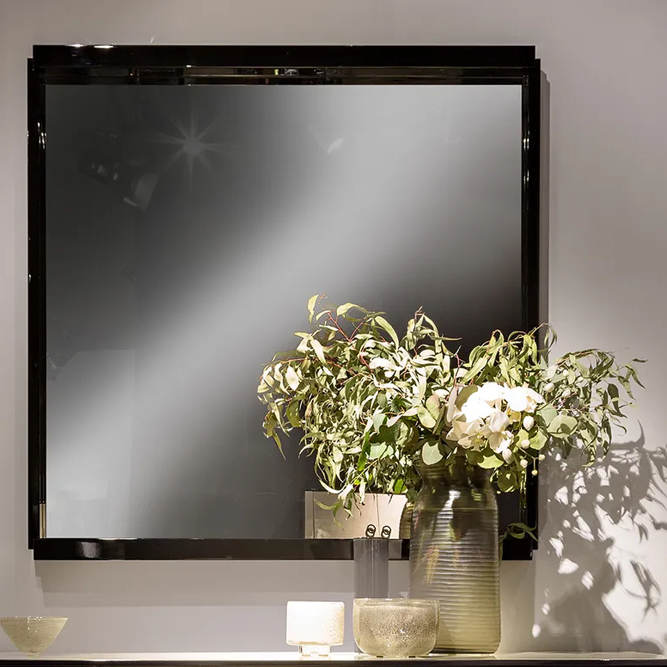 Square mirror My story