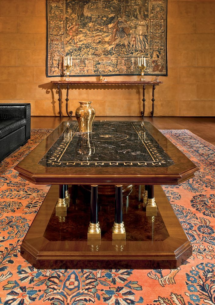 Dorotheum Table