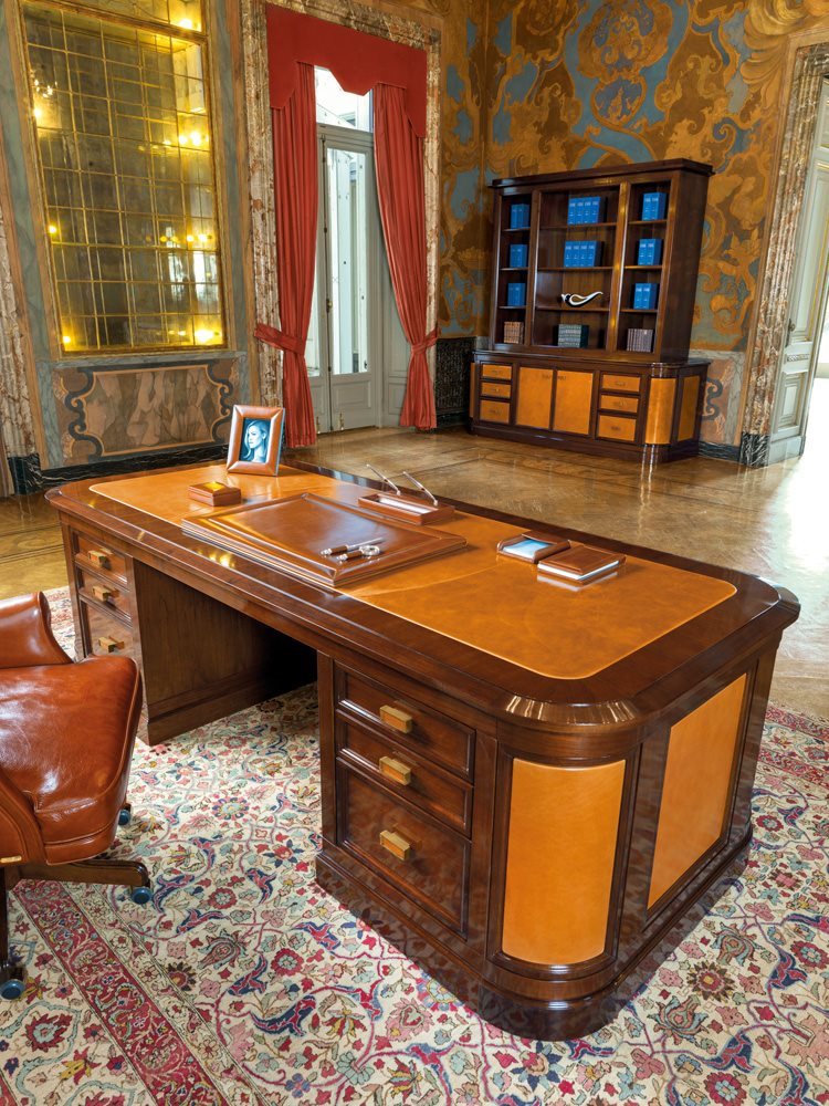 G20 Bookcase