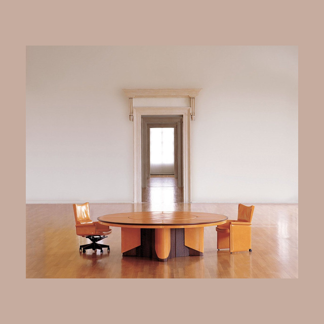 Planet Round Table