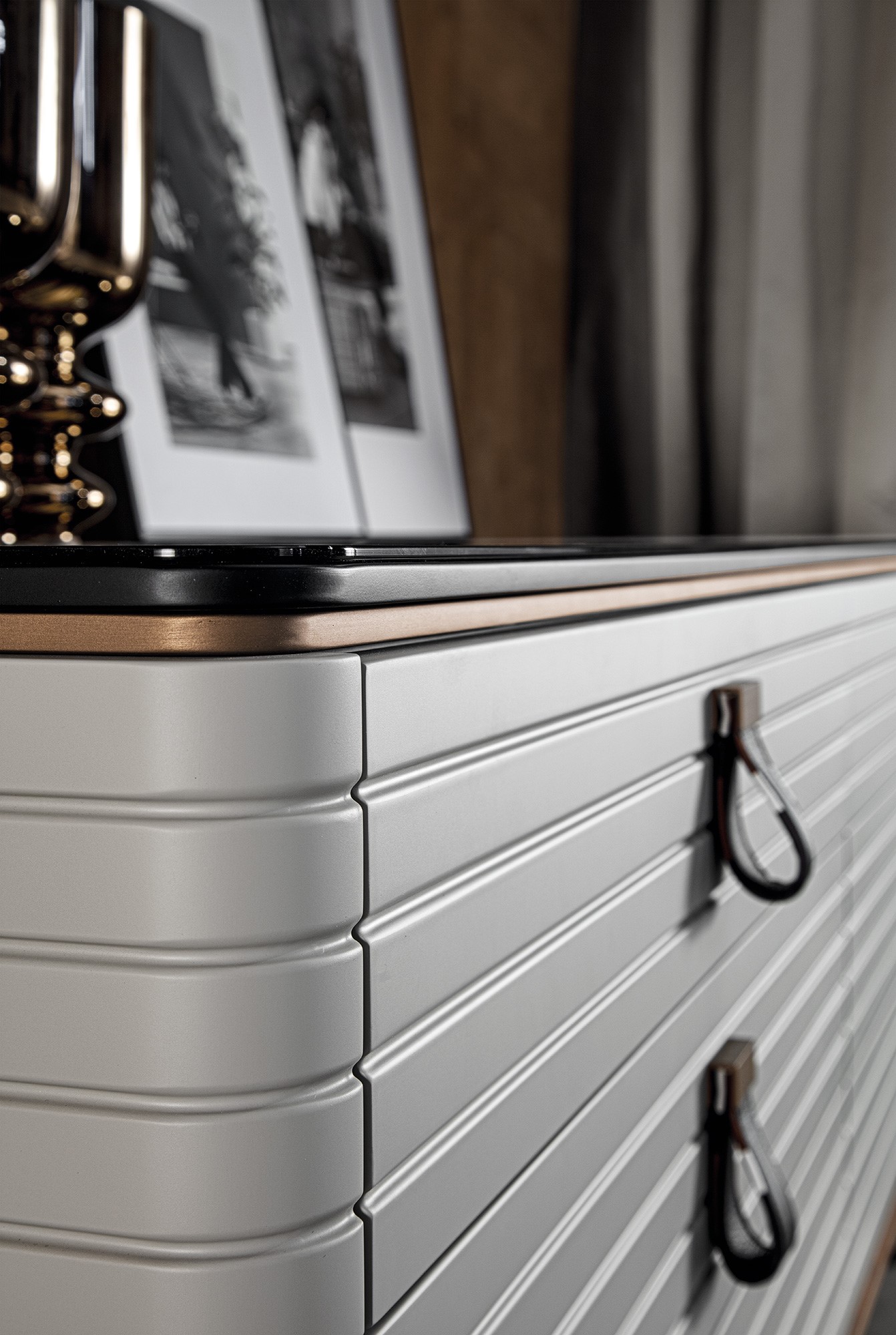 Levanzo Chest