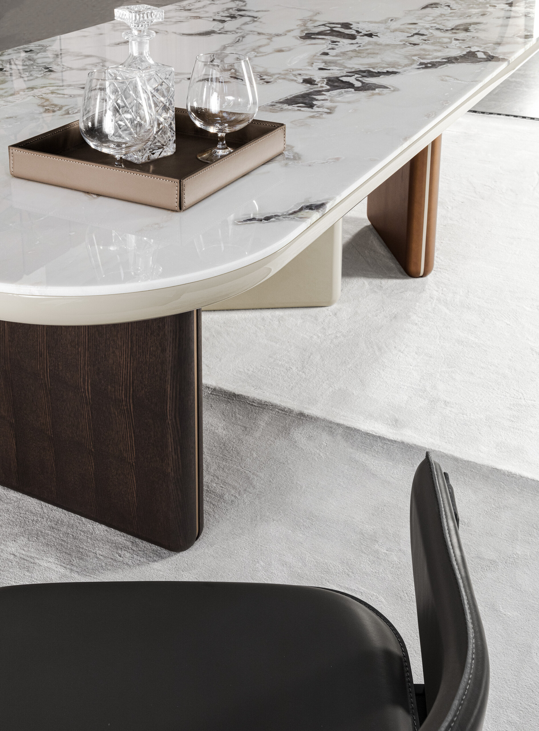 Maggiore Table