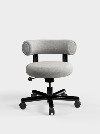 Light Grey Kvadrat Hallingdal 65 Wool Blend / Polished Black Steel / Kvadrat Hallingdal 65 - Light Grey (0110)