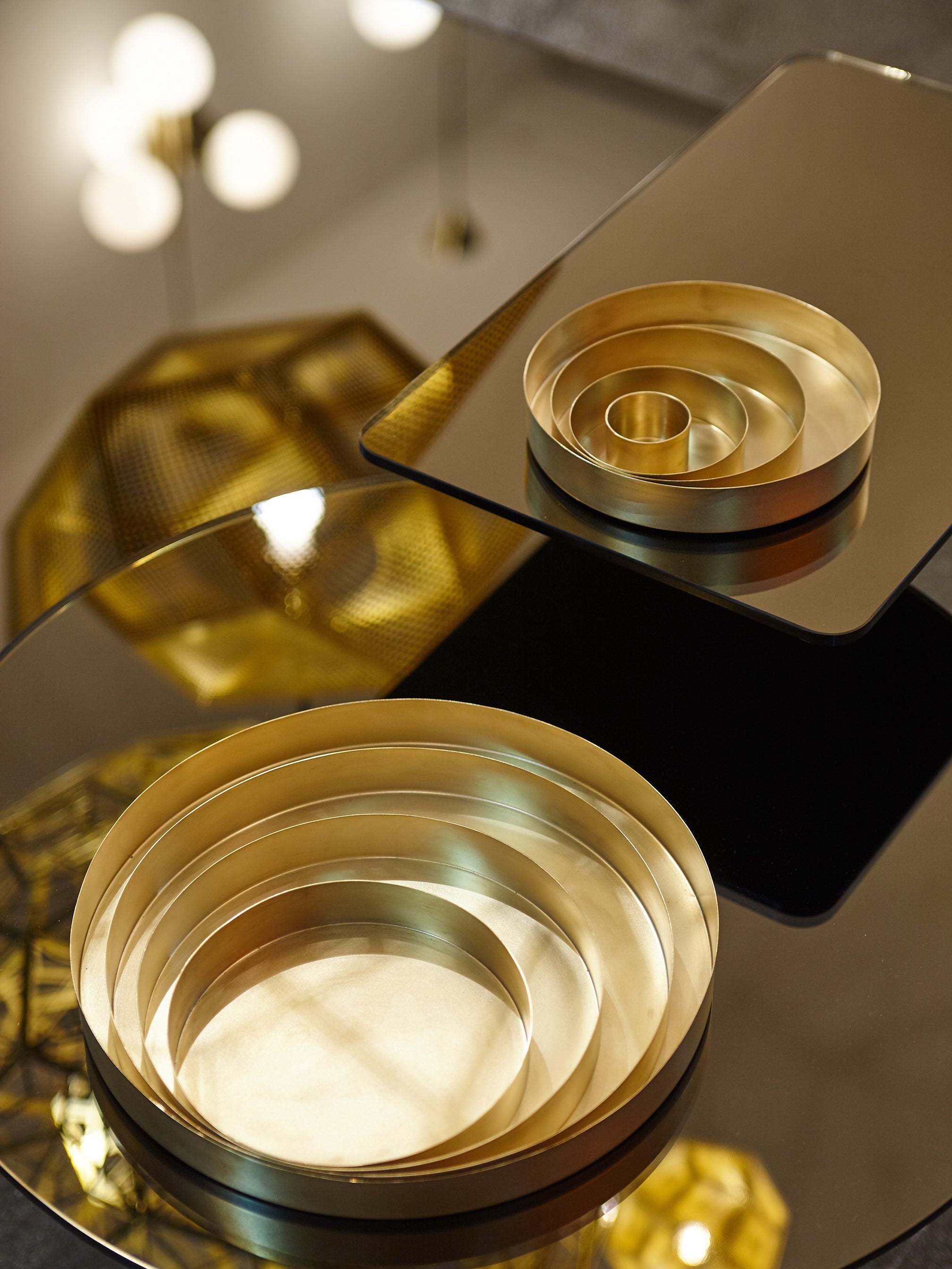 Flash Circle Table