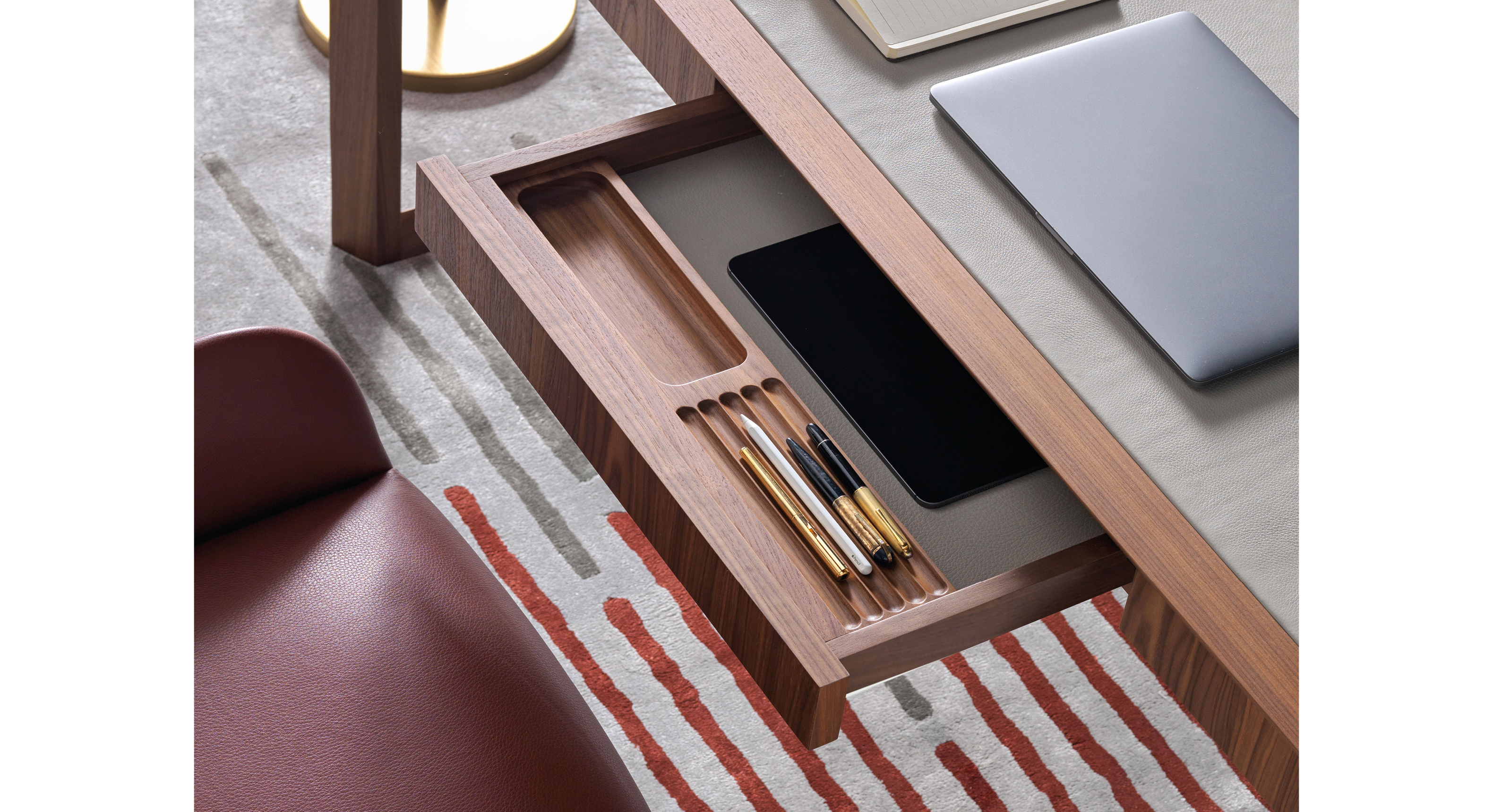 Gill Desk