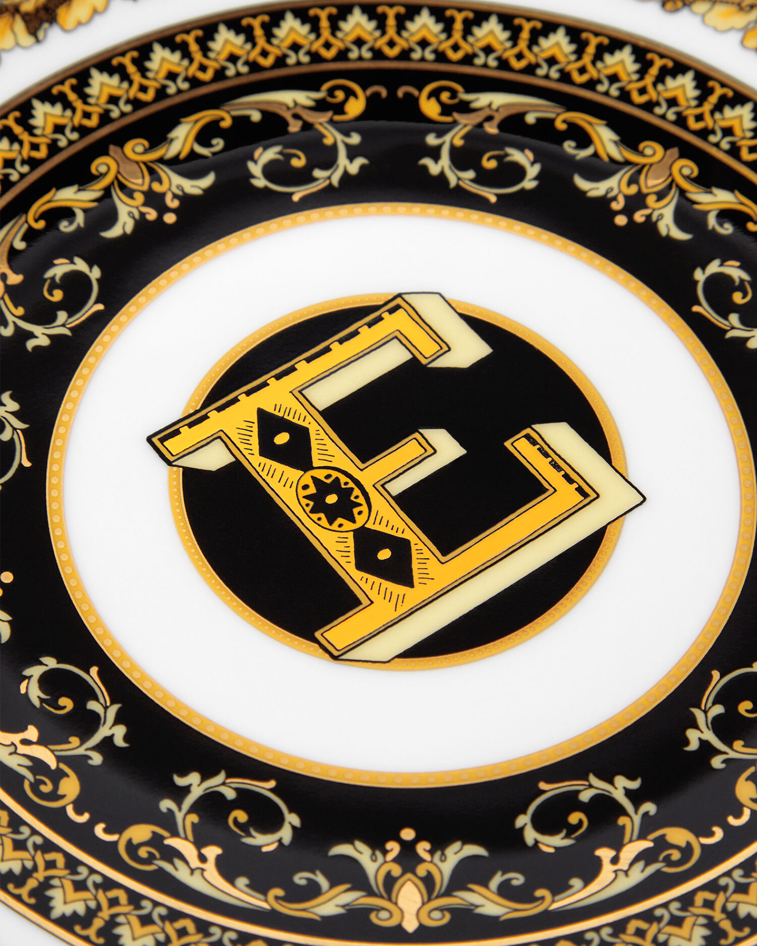 Virtus Alphabet E Plate 17 cm