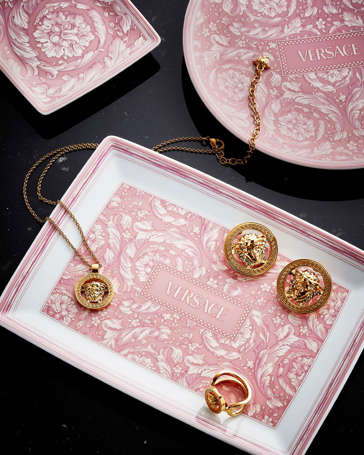 Прямоугольная тарелка Versace Barocco Rose, 18 см