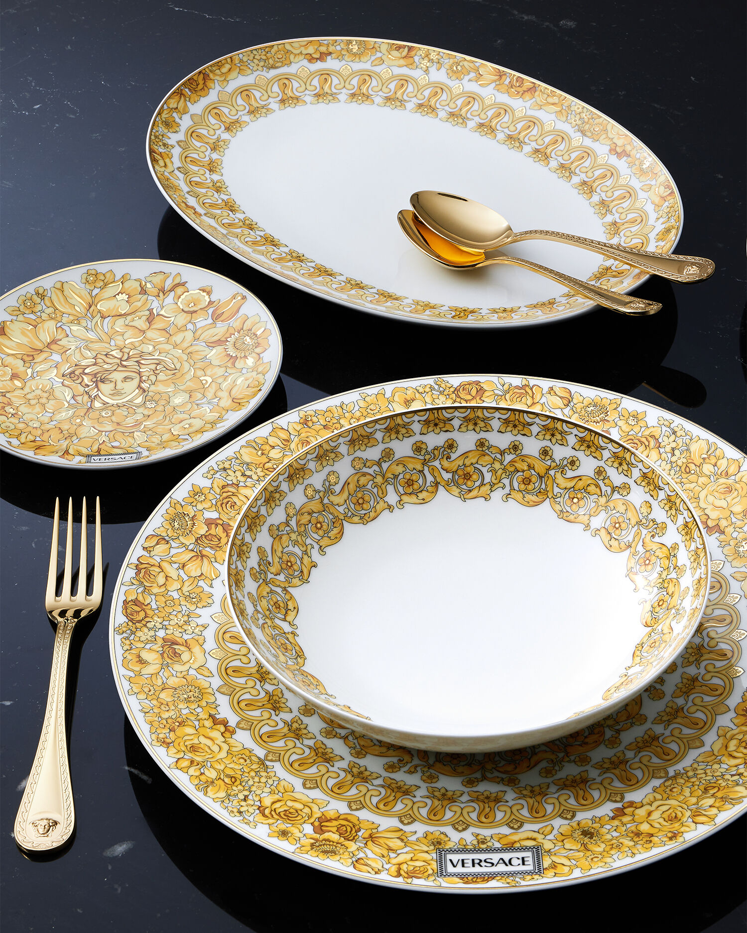 Medusa Rhapsody Charger Plate 33 cm