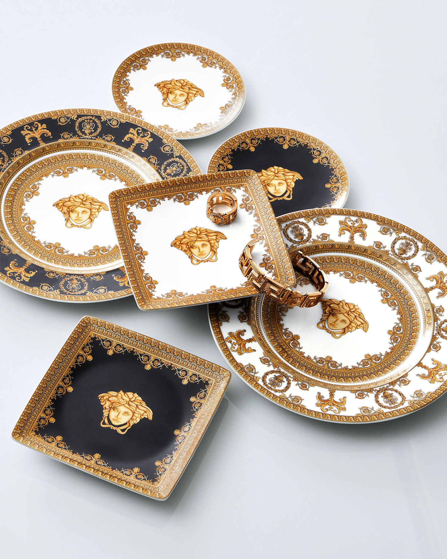 I ♡ Baroque Square Plate Black 12 cm