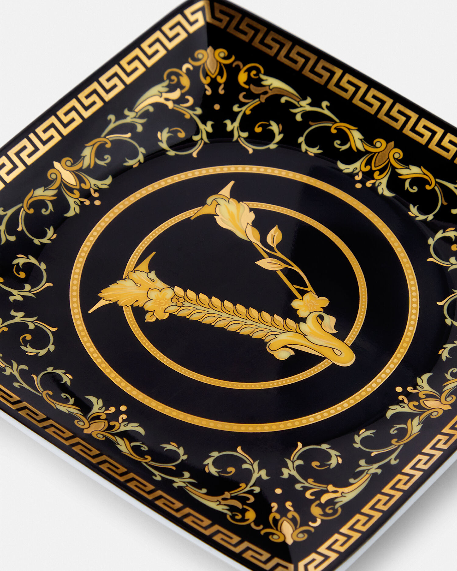 Virtus Gala Square Plate Black 12 cm