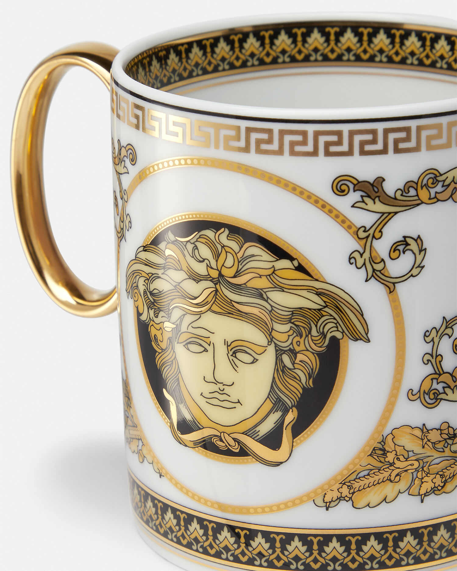 Virtus Alphabet R Mug