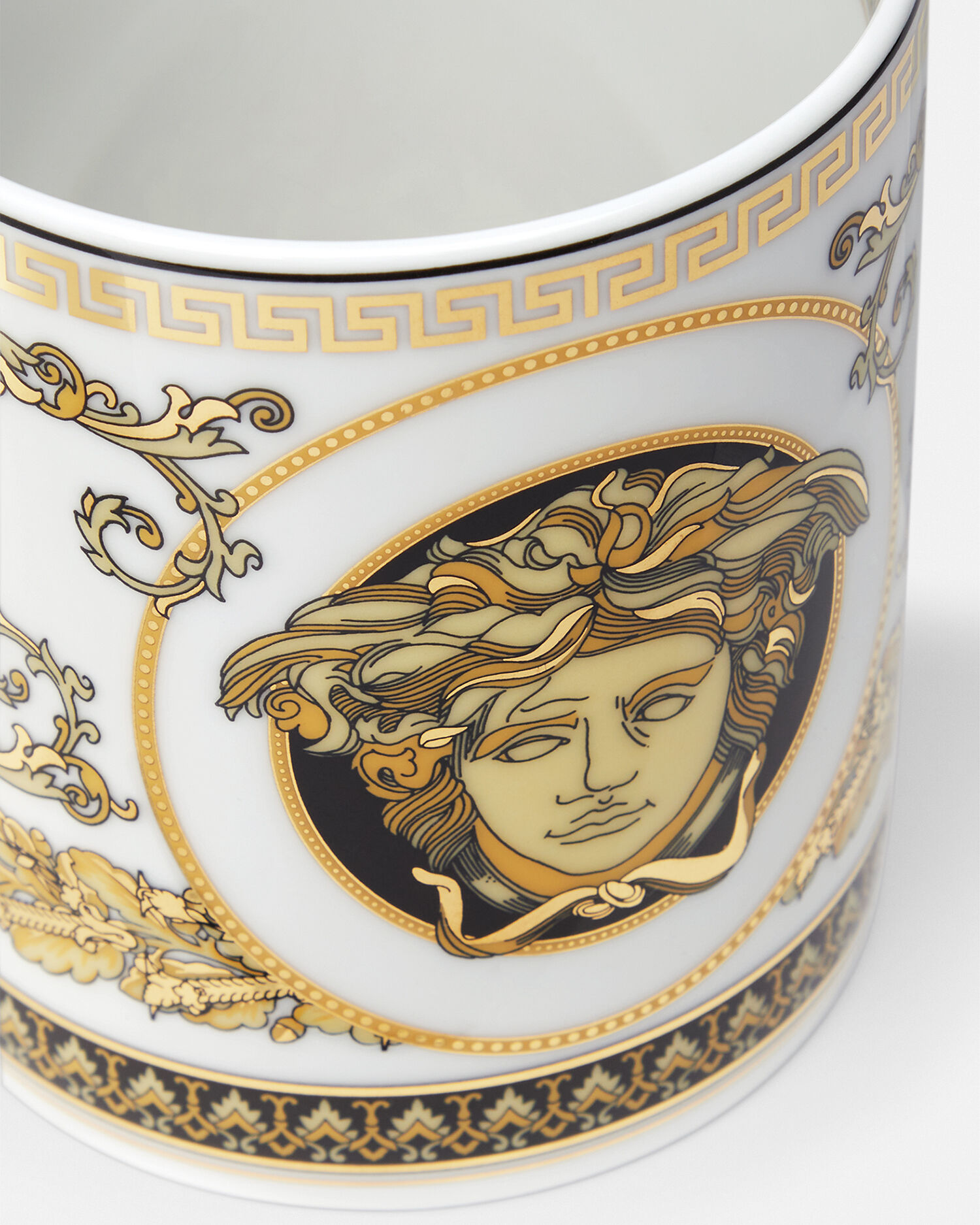 Virtus Alphabet W Mug