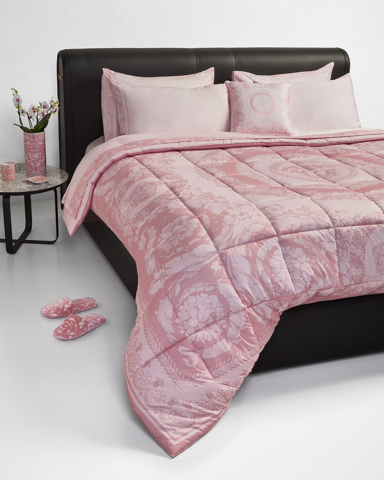 Crete de Fleur Double-Face Comforter Pink