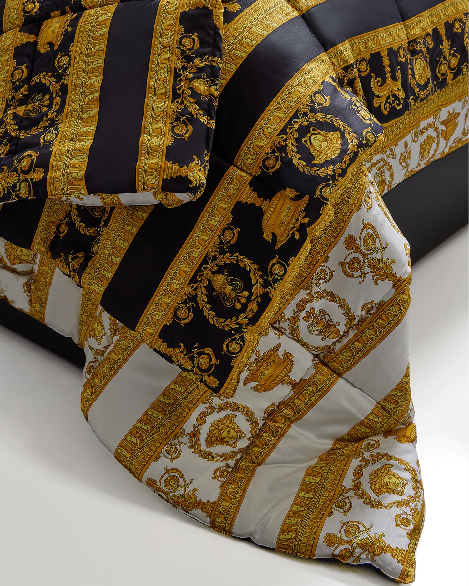 I ♡ Baroque Double-Face Comforter Gold