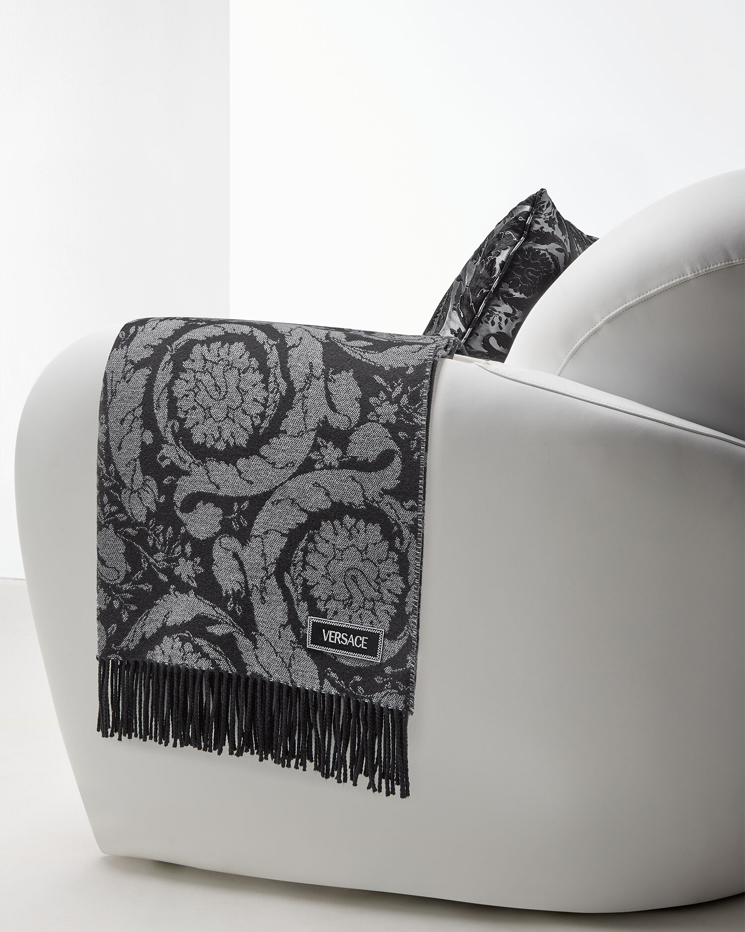 Barocco Cashmere Fringed Blanket Black