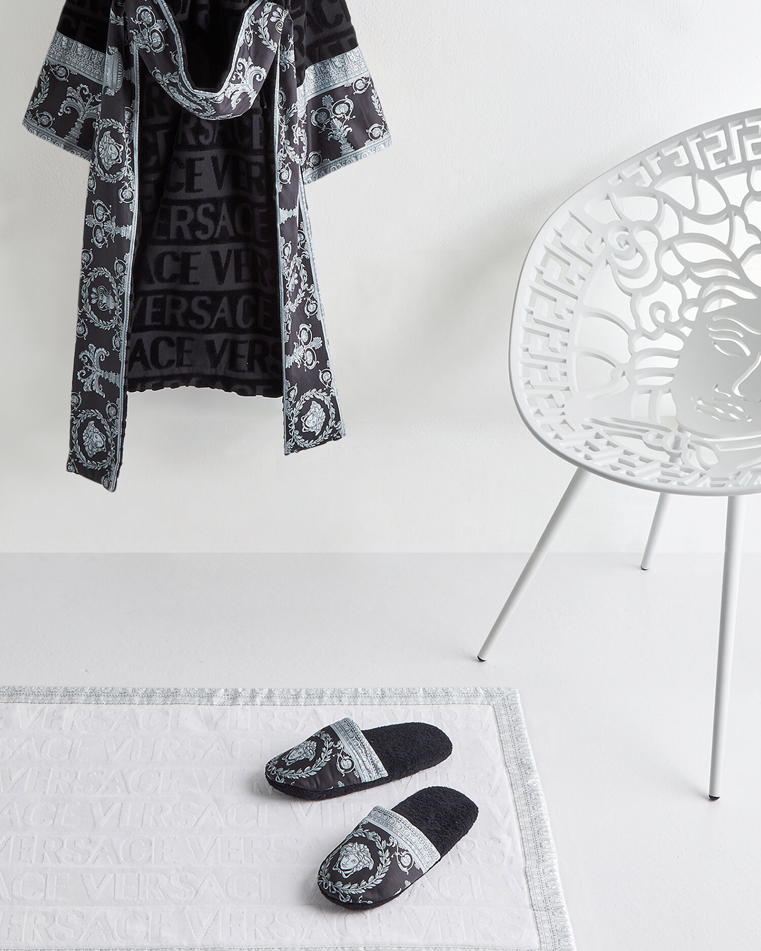 I ♡ Baroque Slippers Black