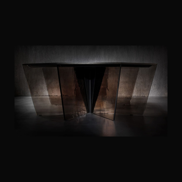 Gotham table