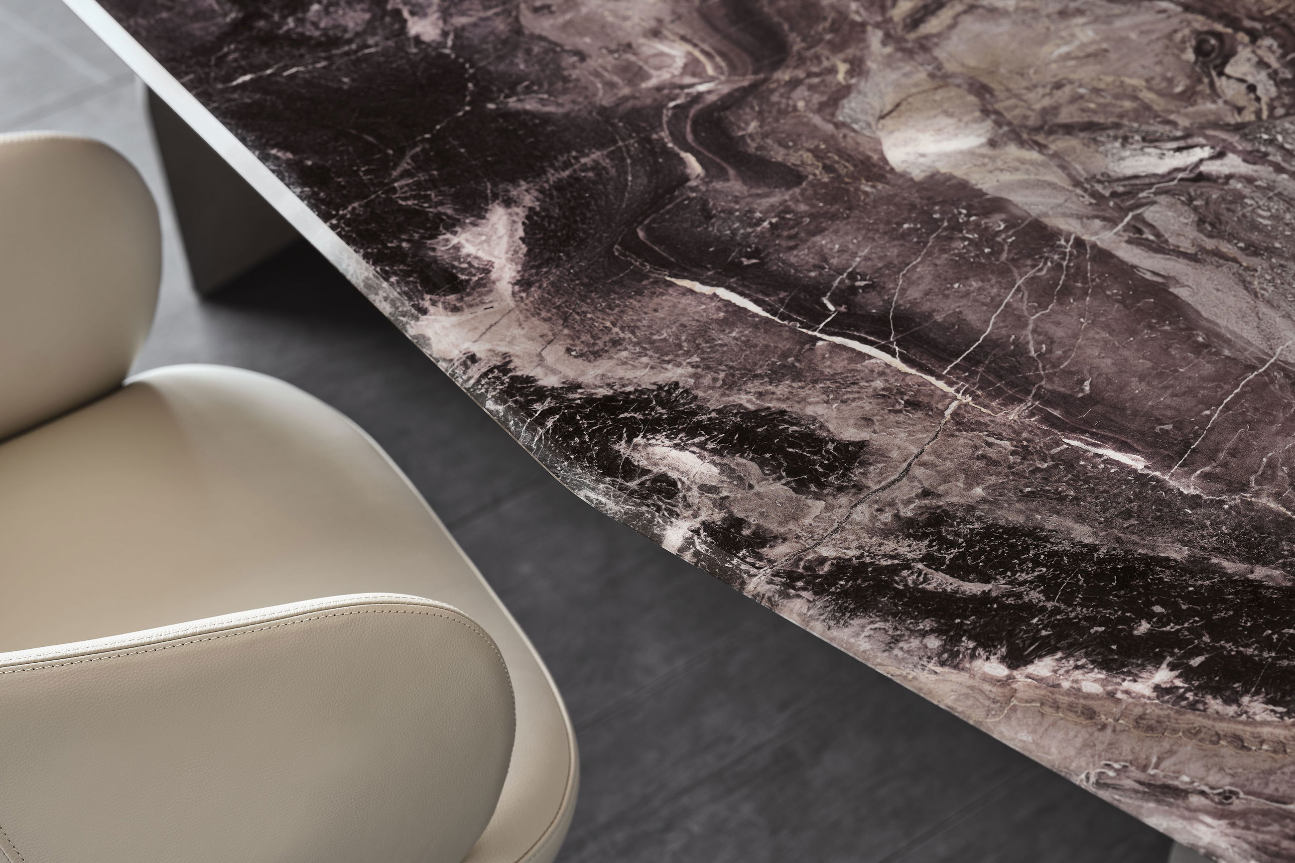 Стол SENATOR с художественным стеклом CrystalArt Marble