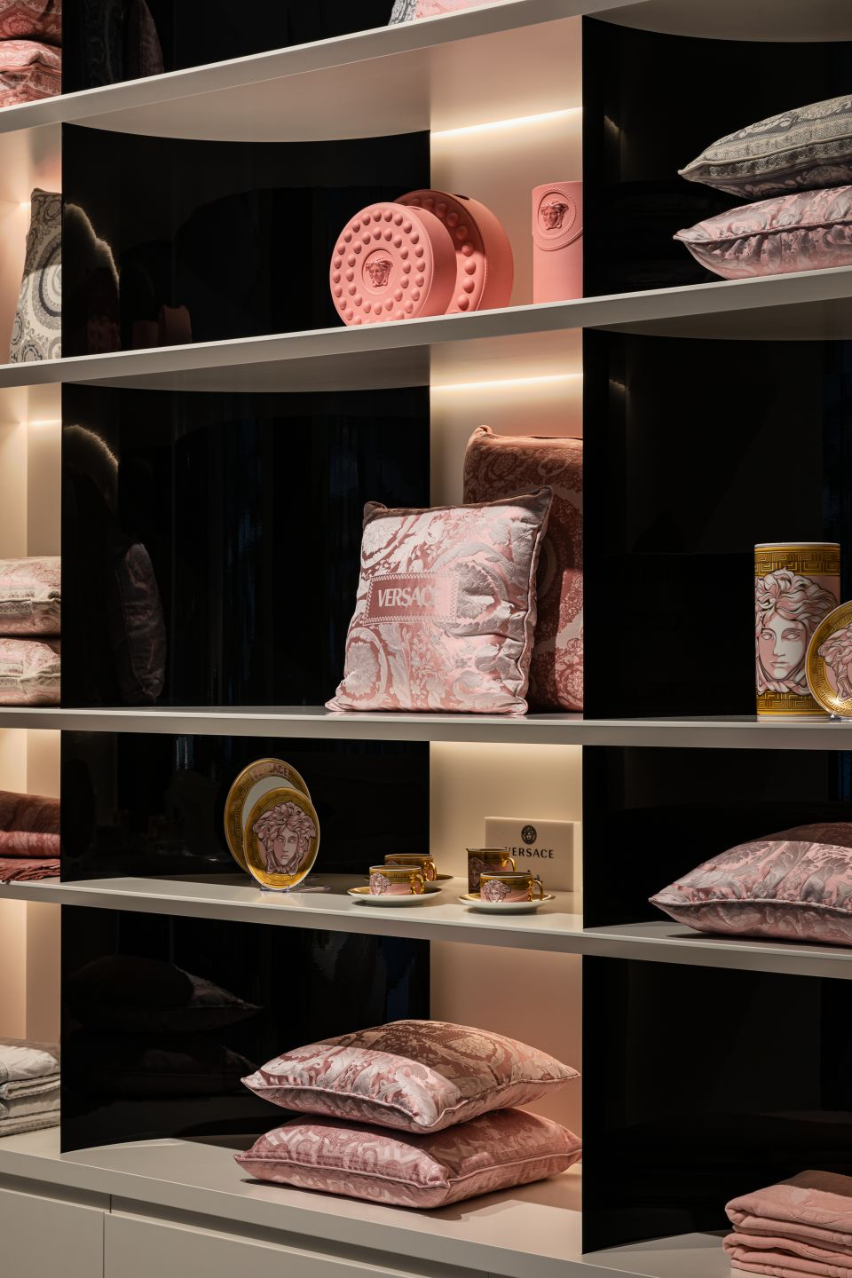 Solomia Home Debuts Award-Winning Versace Home Flagship in Dubai