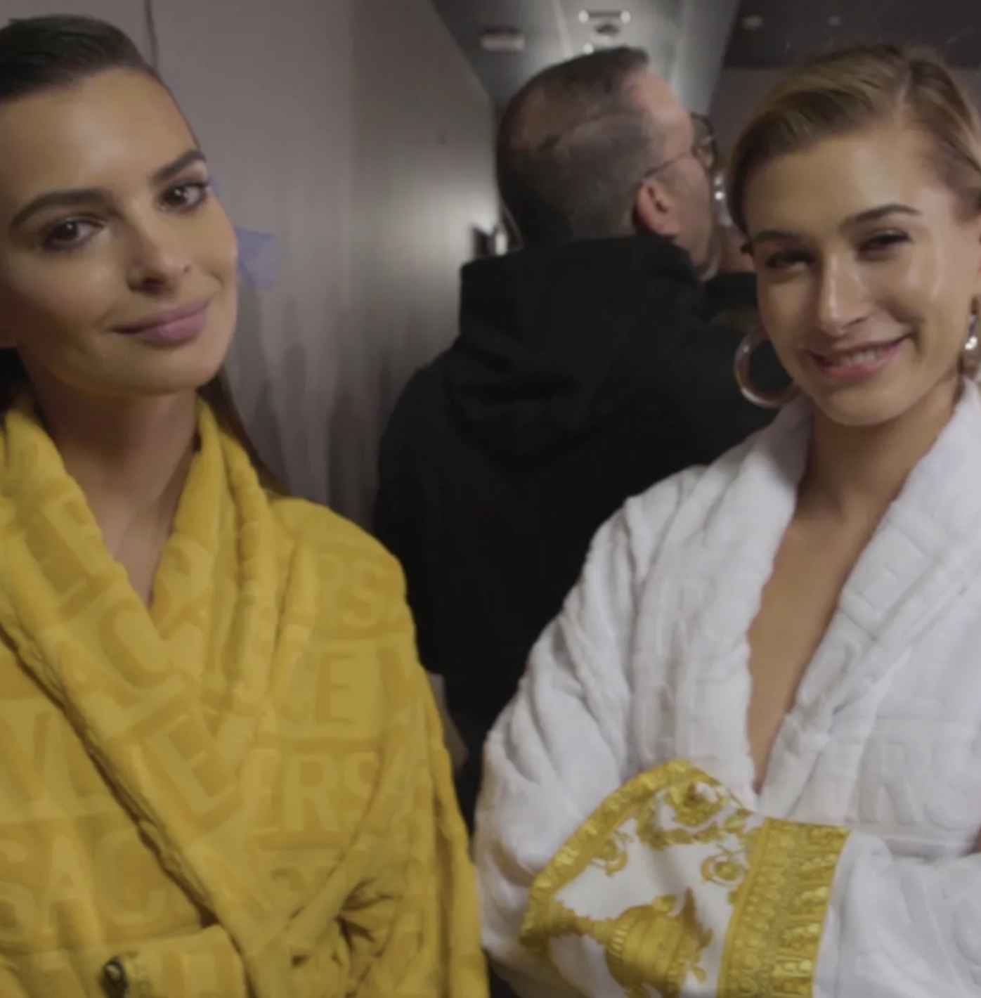 Versace Robes: The Harmony of Tradition and Modernity