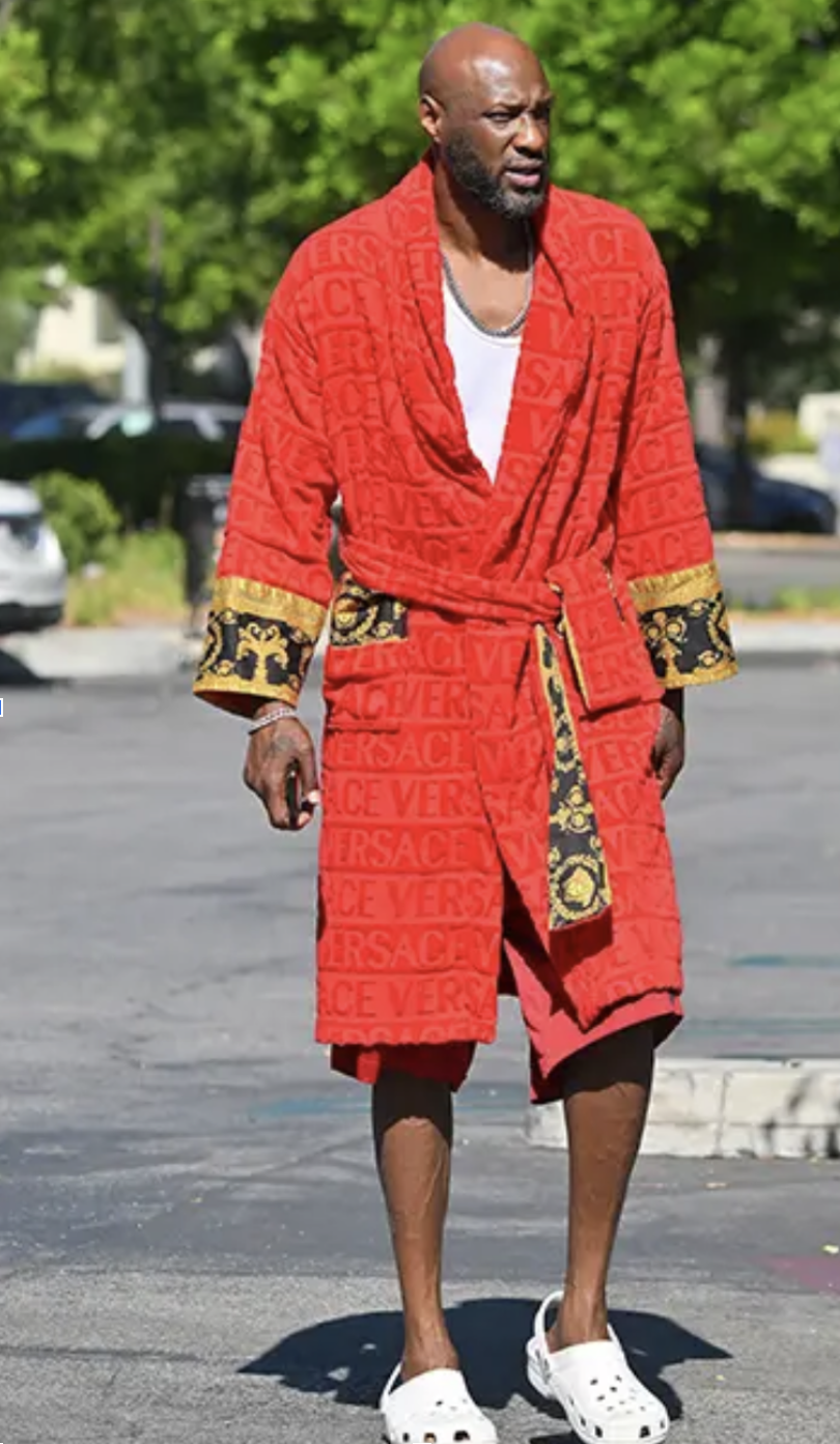 Versace Robes: The Harmony of Tradition and Modernity