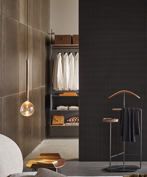 Roll walk-in closet