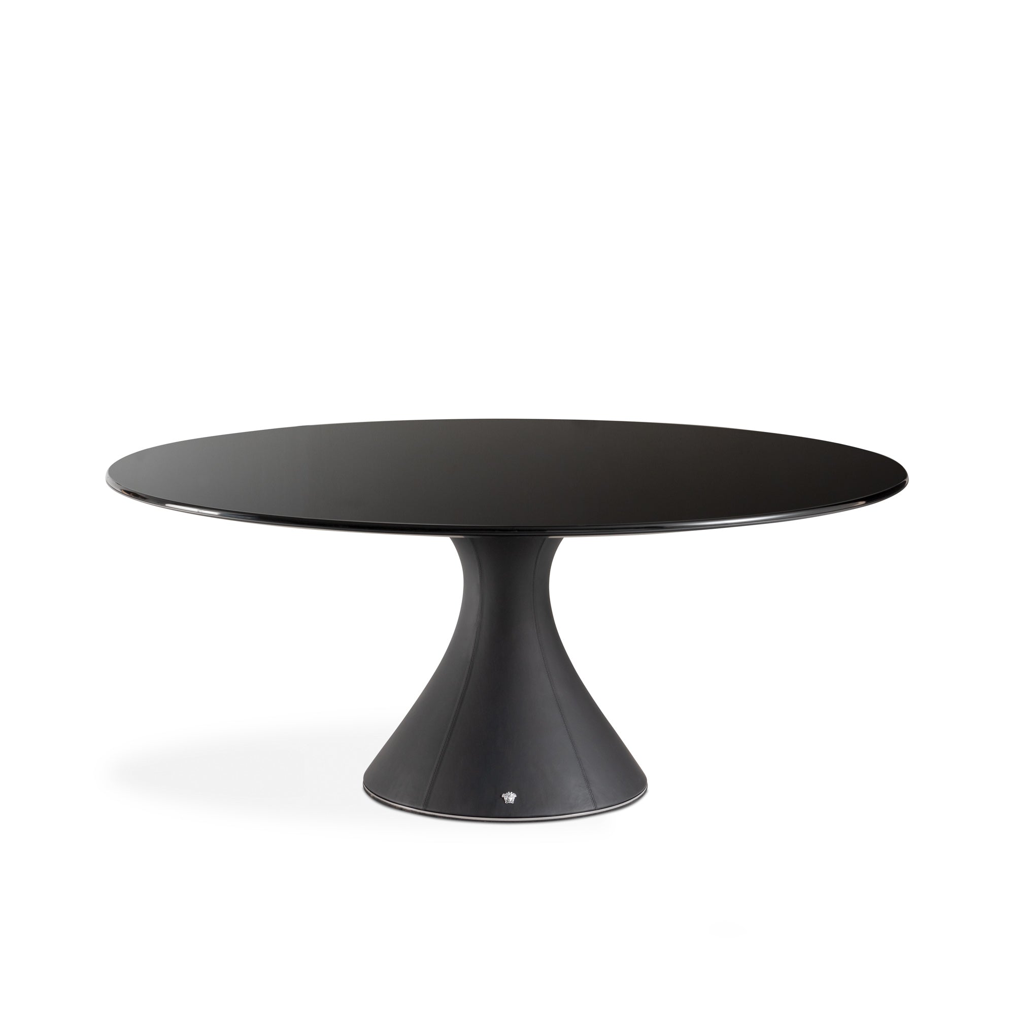 Sinuous leg in full-grain leather