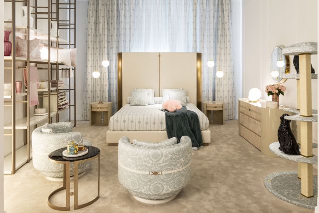 Royal Bed